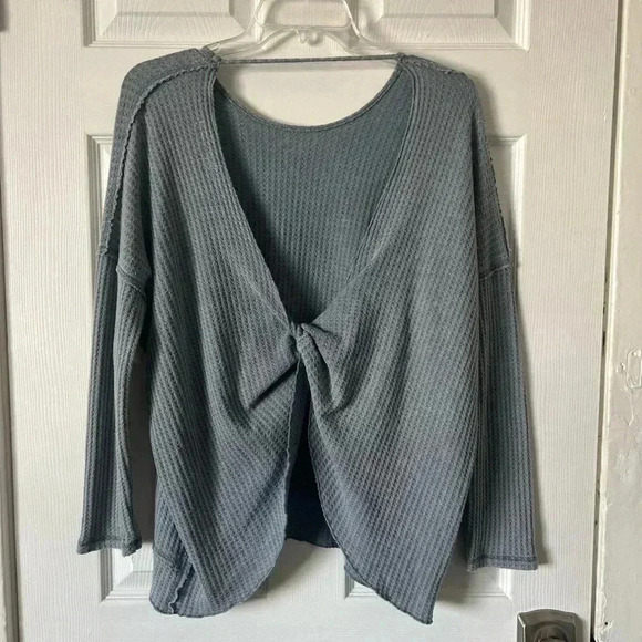 She + Sky Waffle Knit Top with Twisted Open Back. NWT. Size Small - Picture 2 of 3